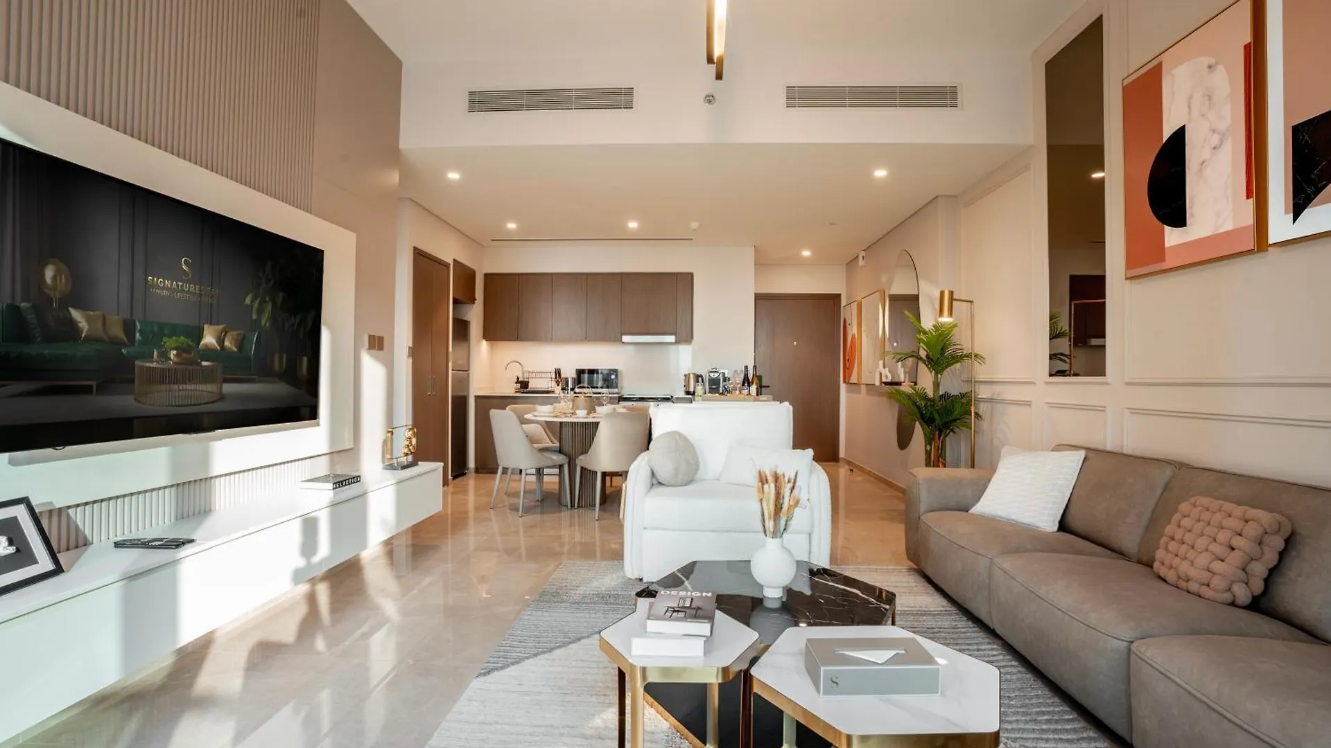 Luxury 1-Bedroom Holiday Apartment In Downtown Dubai I Walk To Dubai Mall And Fountains