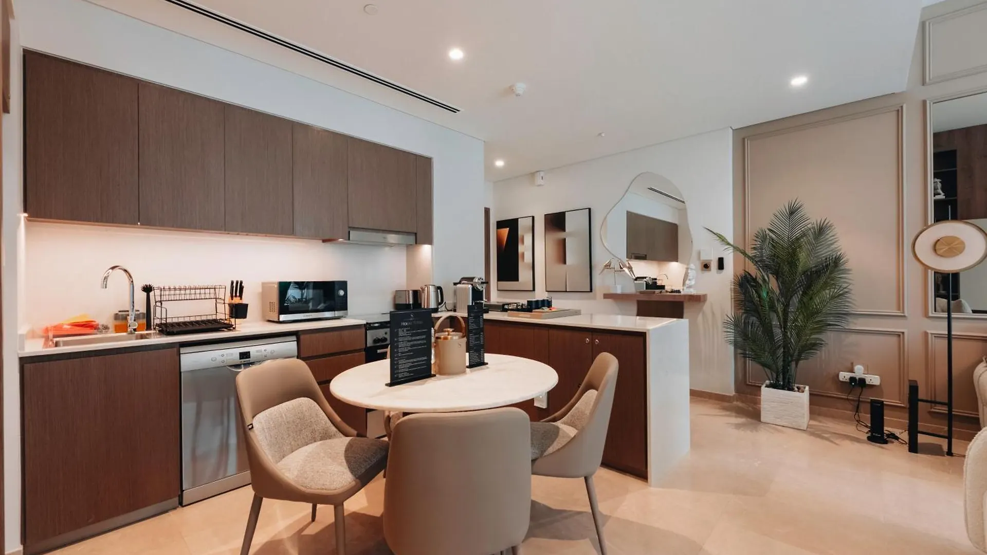 Luxury 1-Bedroom Holiday Apartment In Downtown Dubai I Walk To Dubai Mall And Fountains