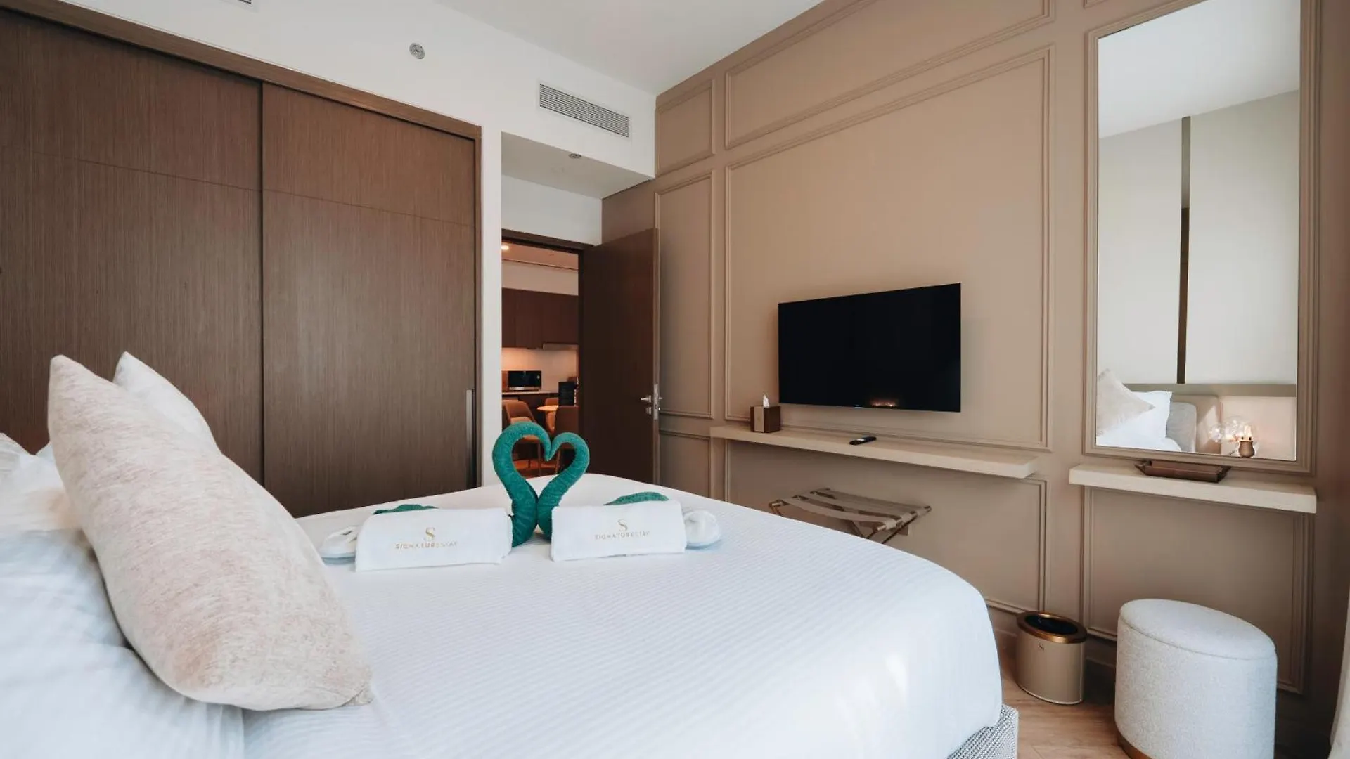 Luxury 1-Bedroom Holiday Apartment In Downtown Dubai I Walk To Dubai Mall And Fountains 0*,