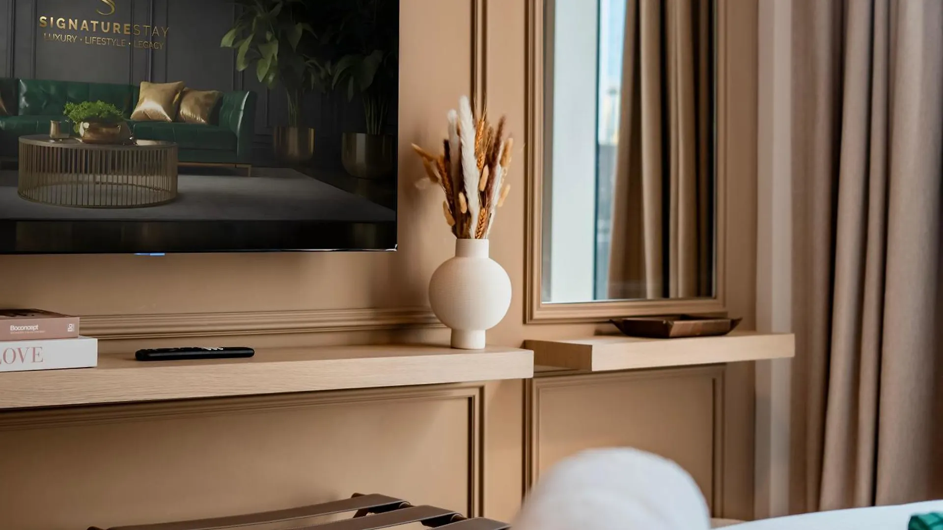 Luxury 1-Bedroom Holiday Apartment In Downtown Dubai I Walk To Dubai Mall And Fountains