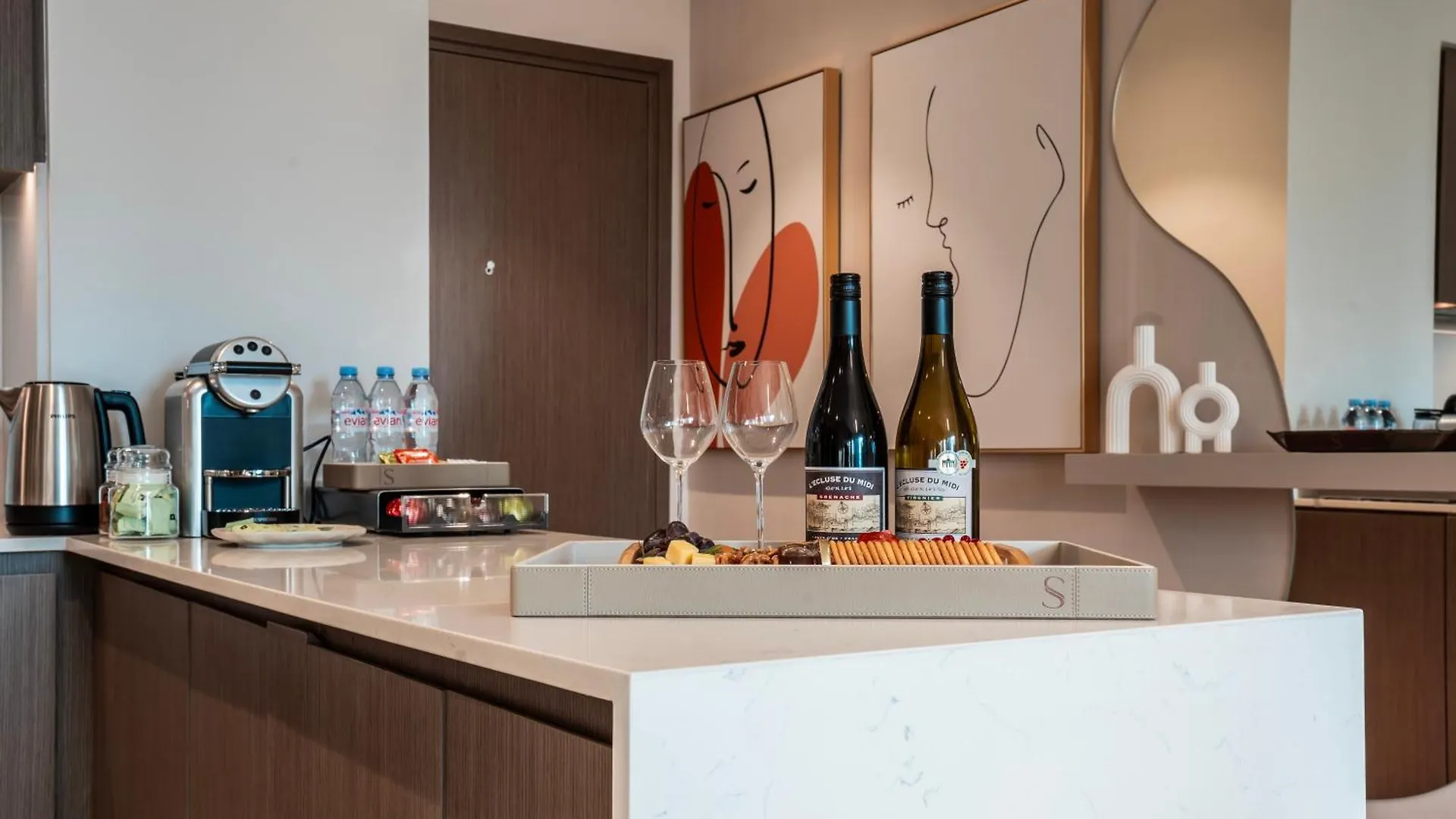 Luxury 1-Bedroom Holiday Apartment In Downtown Dubai I Walk To Dubai Mall And Fountains